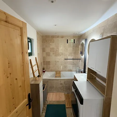 Logis Cosy Avec Piscine *