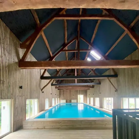 Logis Cosy Avec Piscine